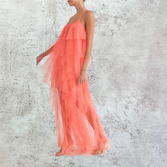 Vestido mesh tirantes olanes capas coral.
