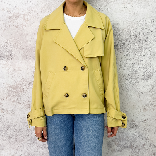 Jacket corta verde lima.