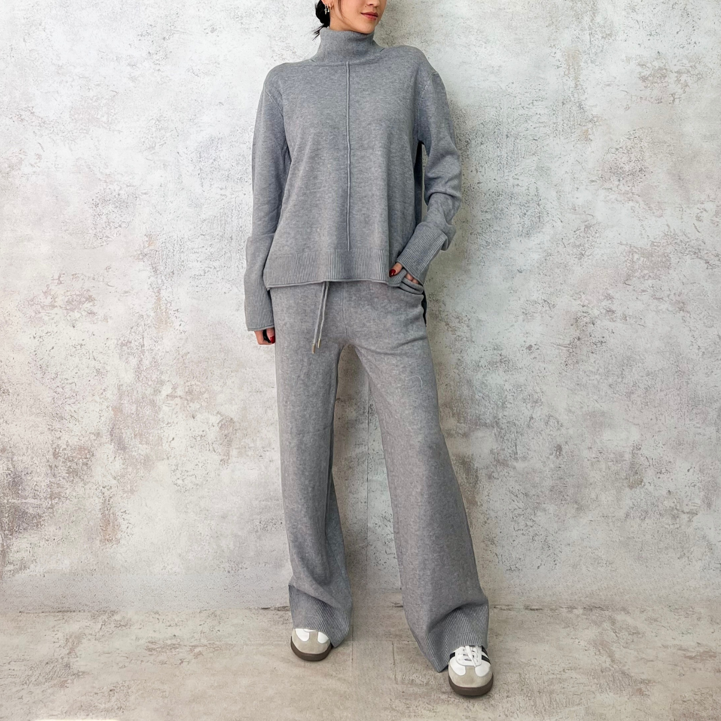 Set de punto gris en cuello alto cárdigan largo