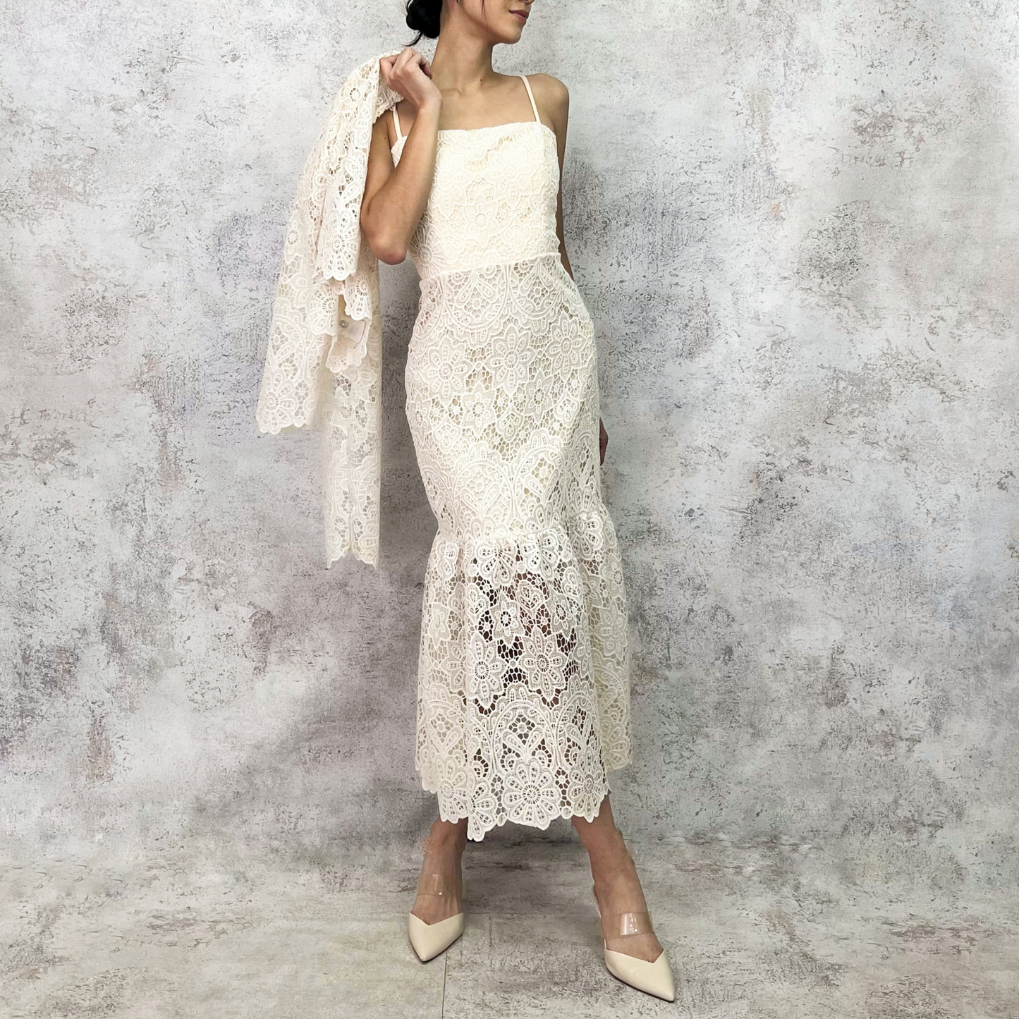 Vestido blanco de guipiur con chaqueta