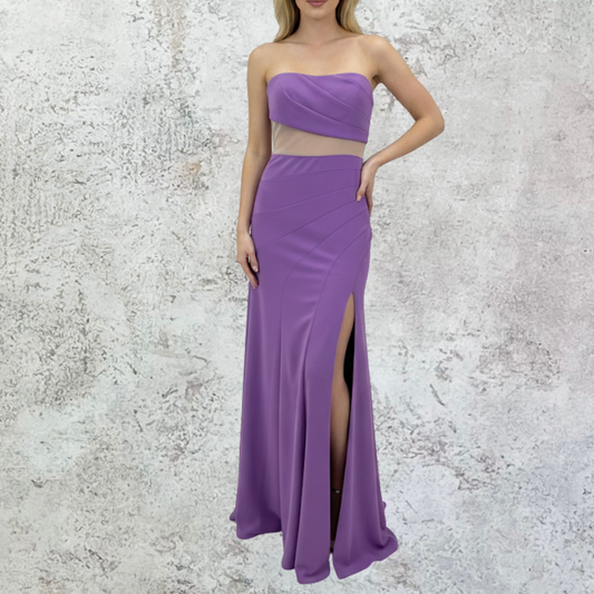 Vestido largo violeta transparencia cintura.