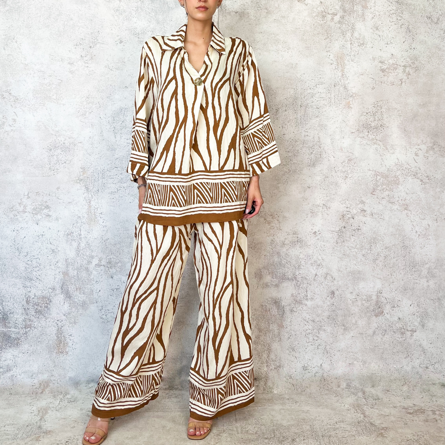 Conjunto beige rayado cafe