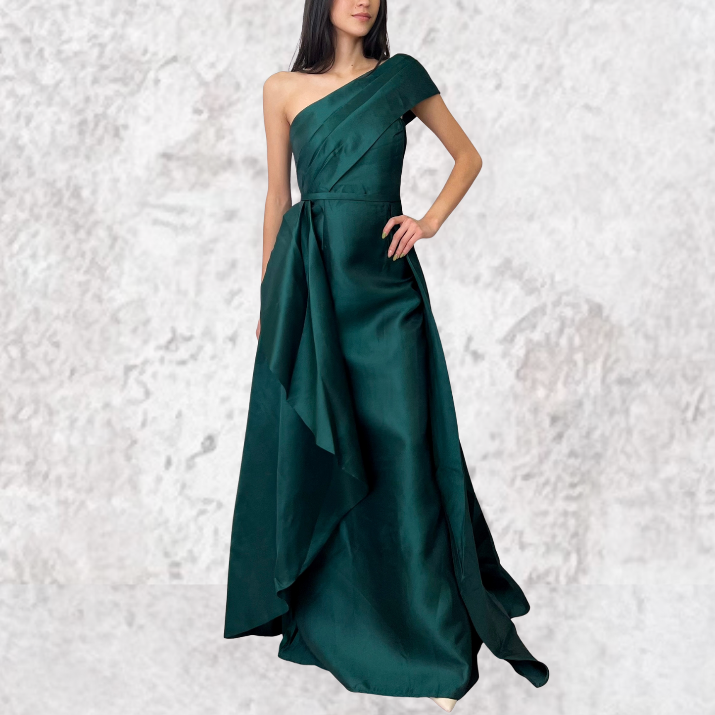 Vestido largo verde esmeralda con sobrefalda