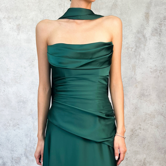 Vestido largo strapless verde esmeralda