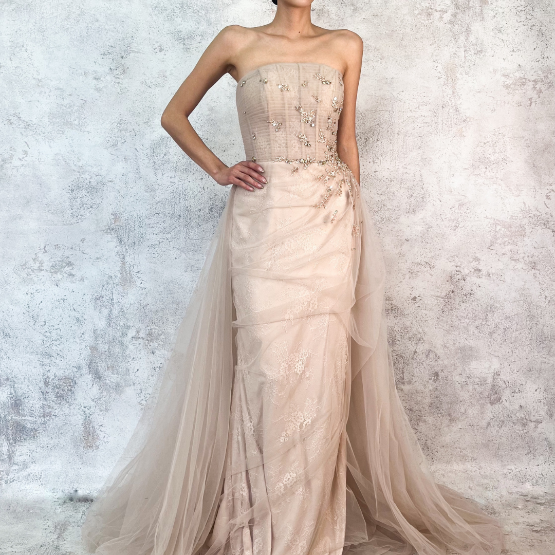 Vestido largo de tul color blush