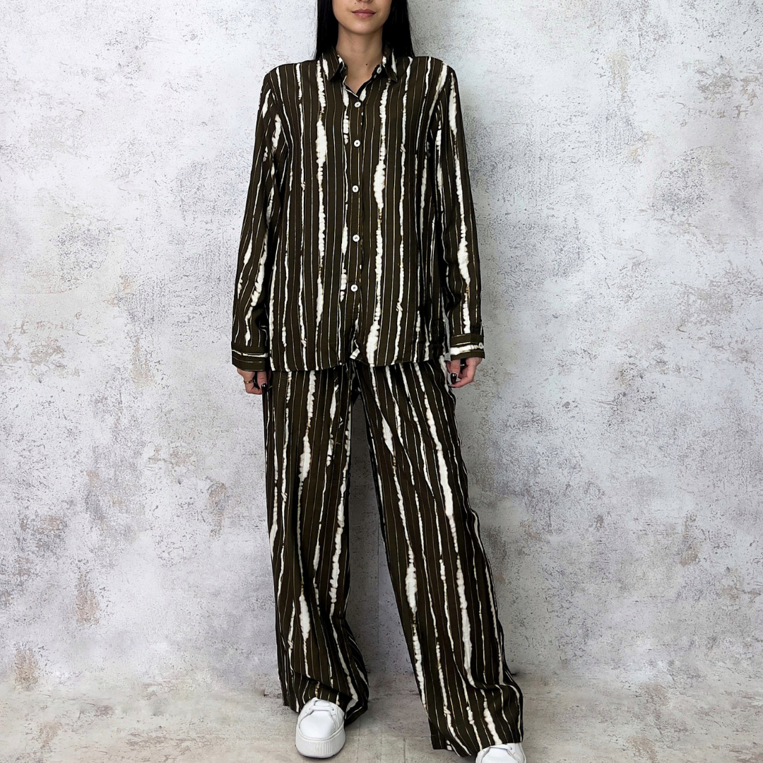 Conjunto estampado de hilo dorado olivo