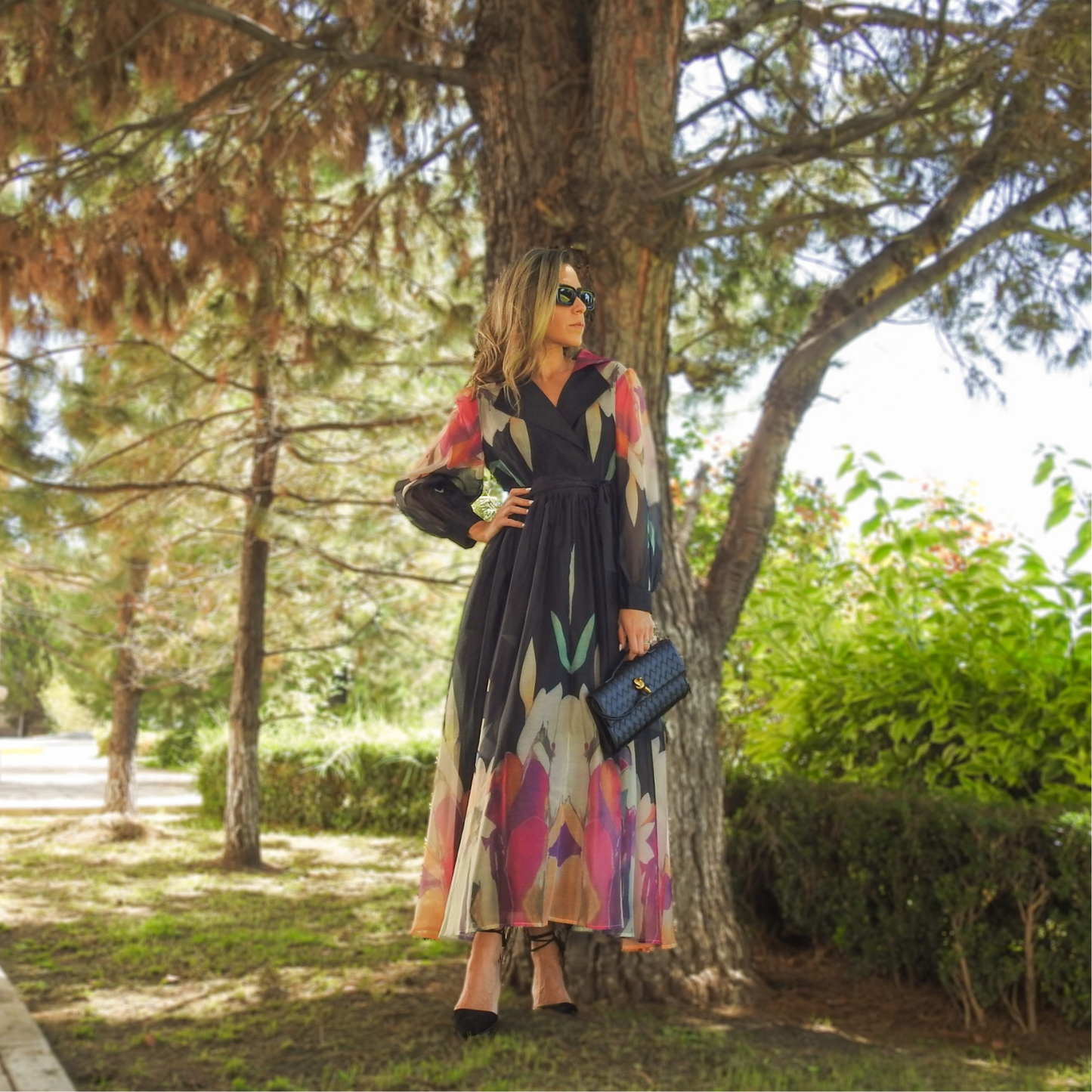 Vestido midi negro de organza