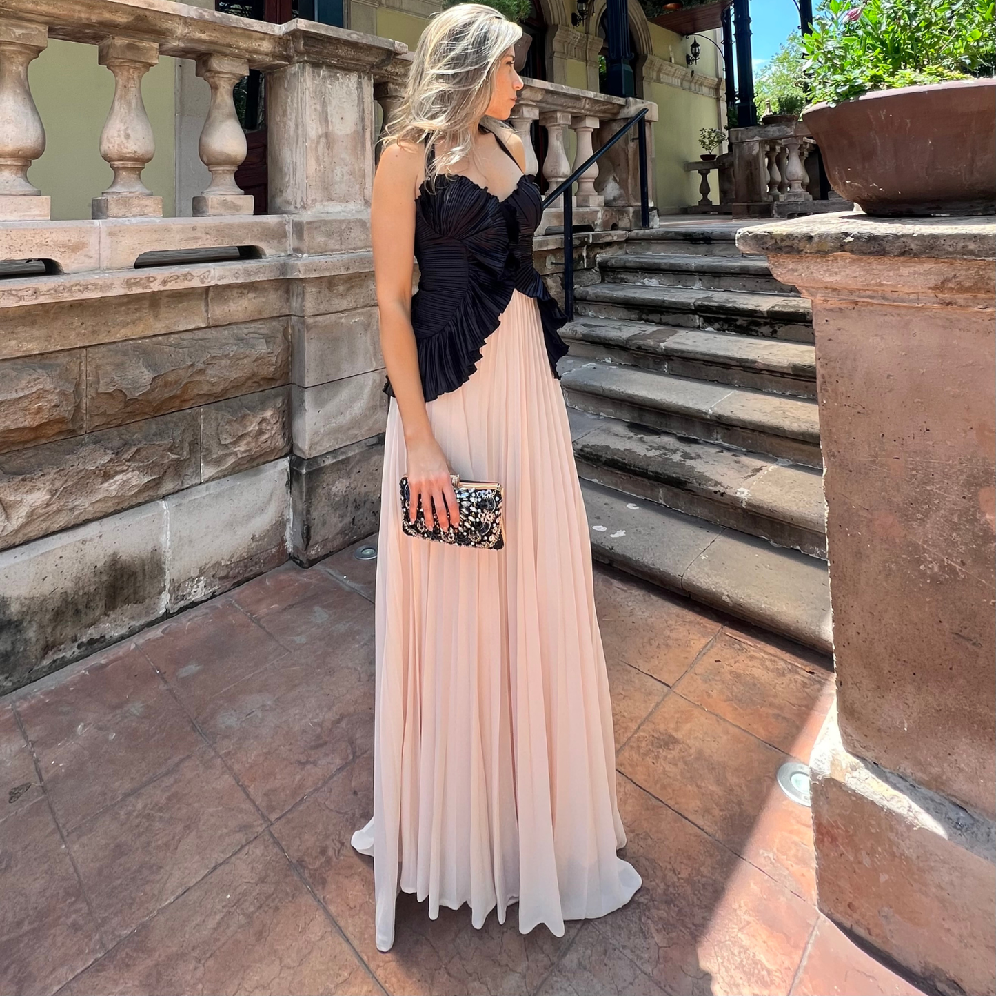 Vestido largo tableado beige