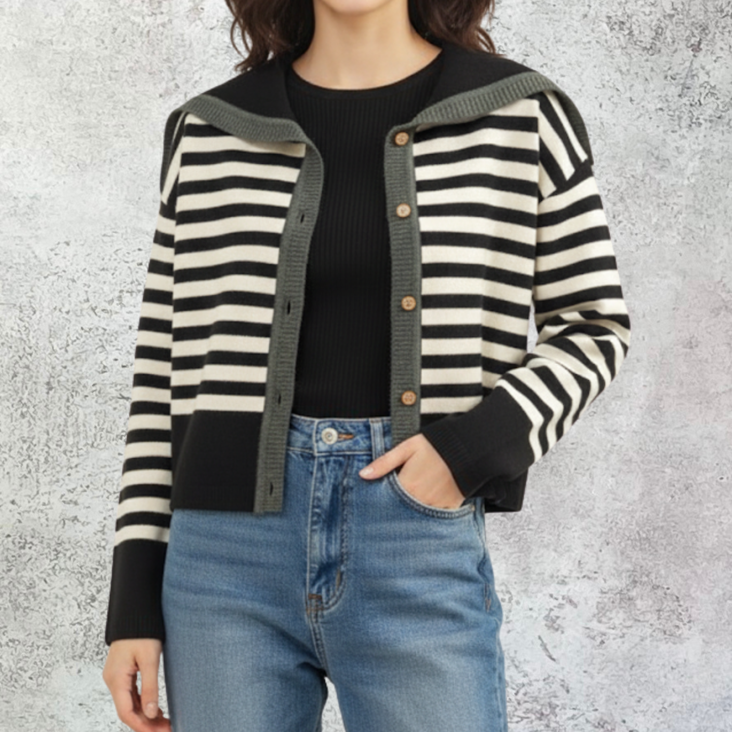 Cárdigan corto de rayas con cuello marinero