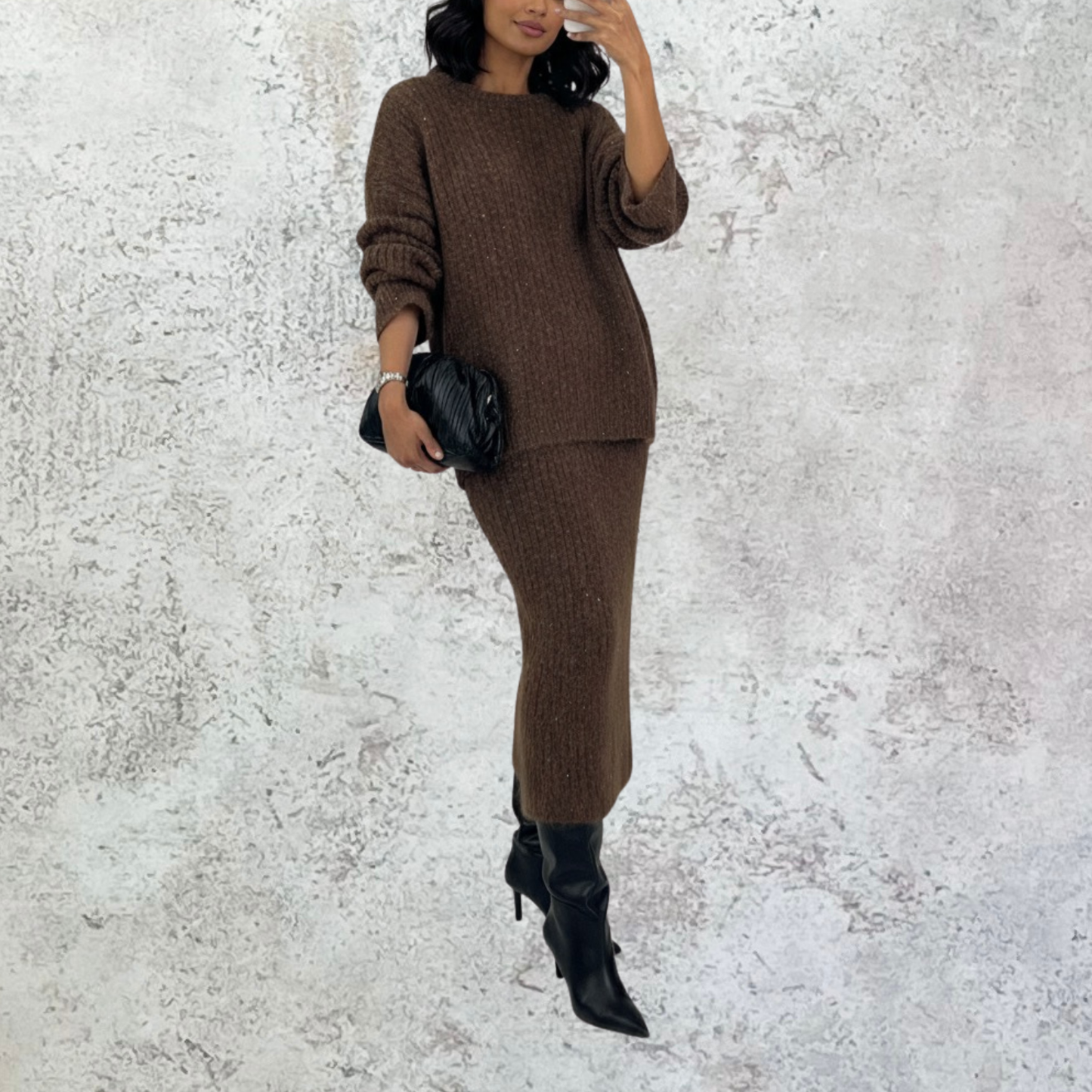 Set de falda y sueter en tejido cafe