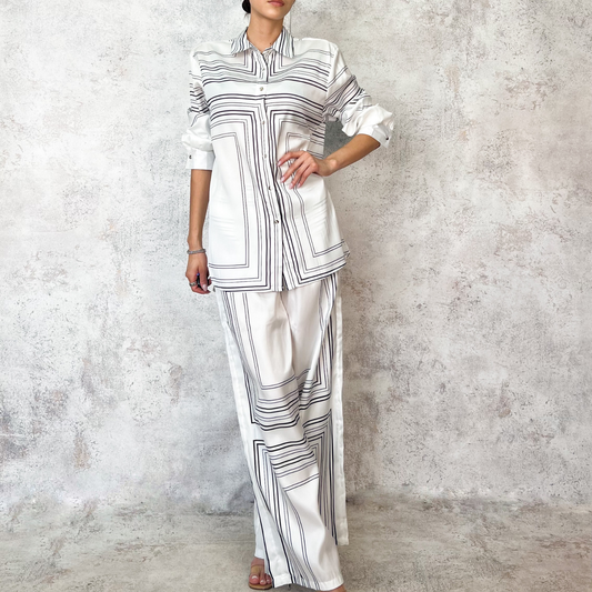 Conjunto blanco con rayas negras