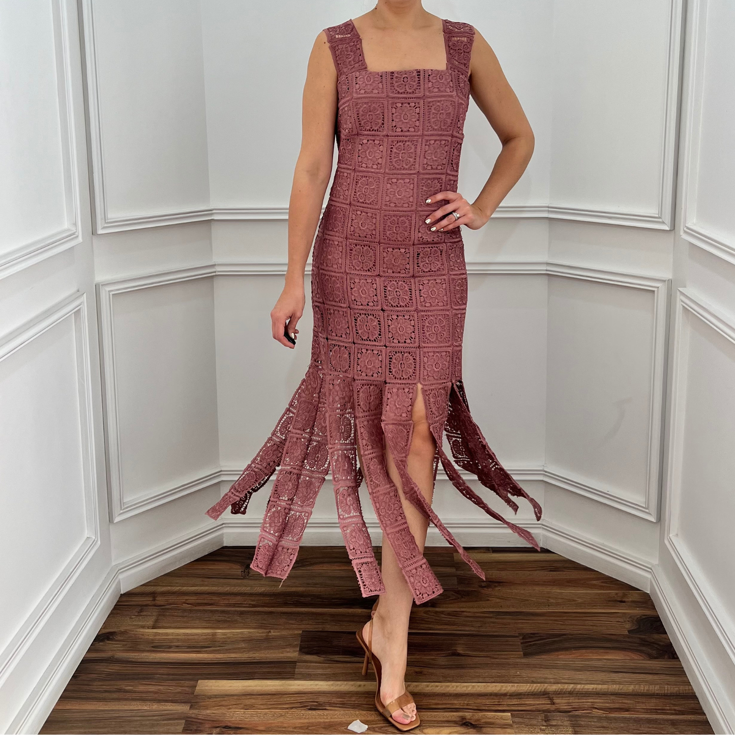 Vestido rosa canela de encaje