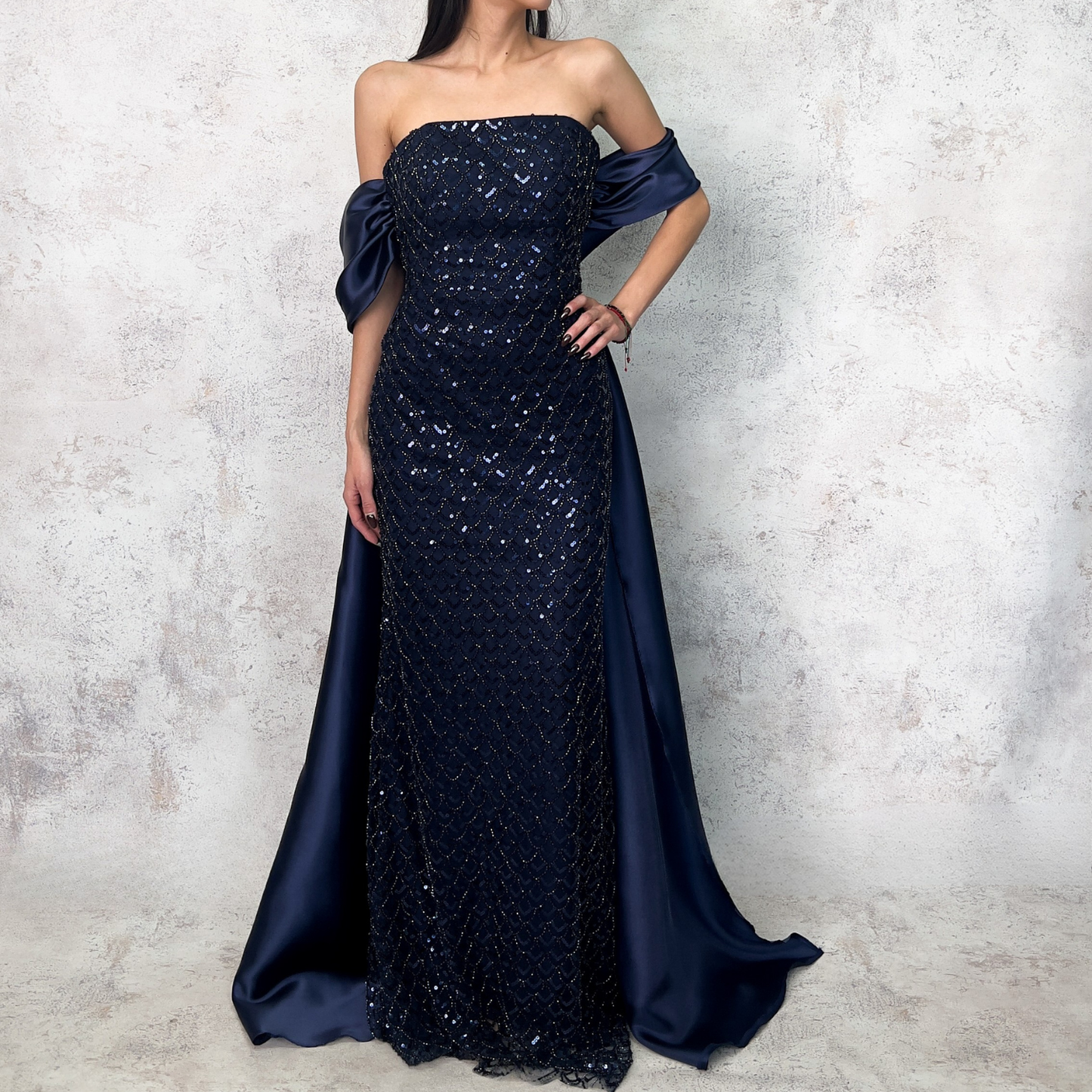 Vestido largo azul marino bordado lentejuela