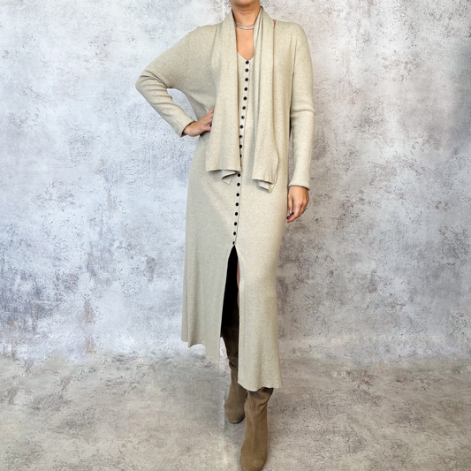 Vestido tejido con bufanda beige