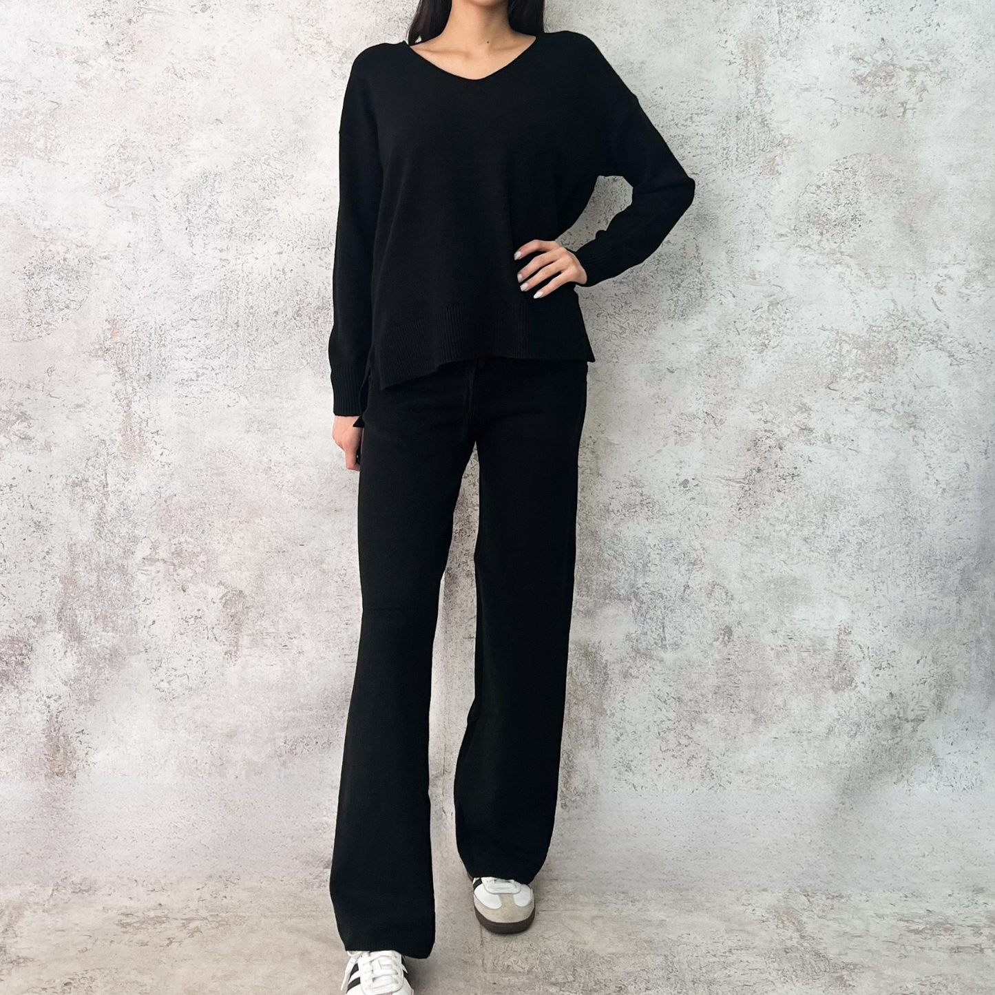 Set tejido negro cuello V