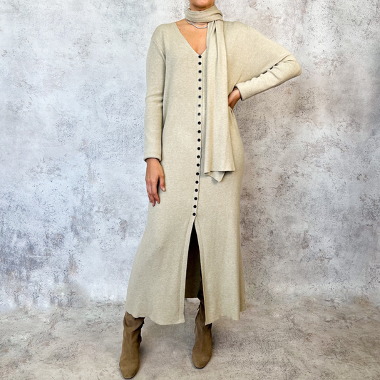 Vestido tejido con bufanda beige