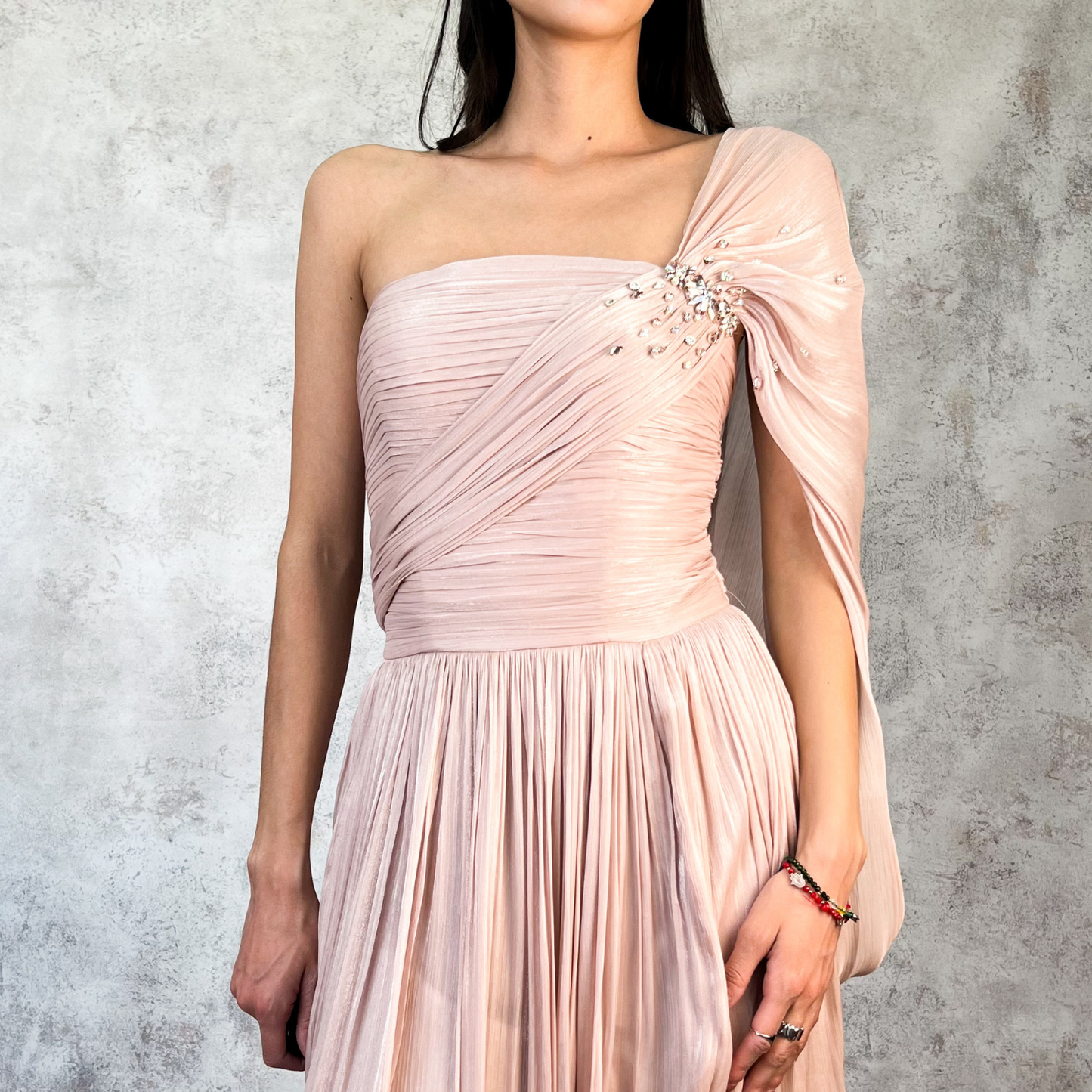 Vestido largo gasa brillosa rosa