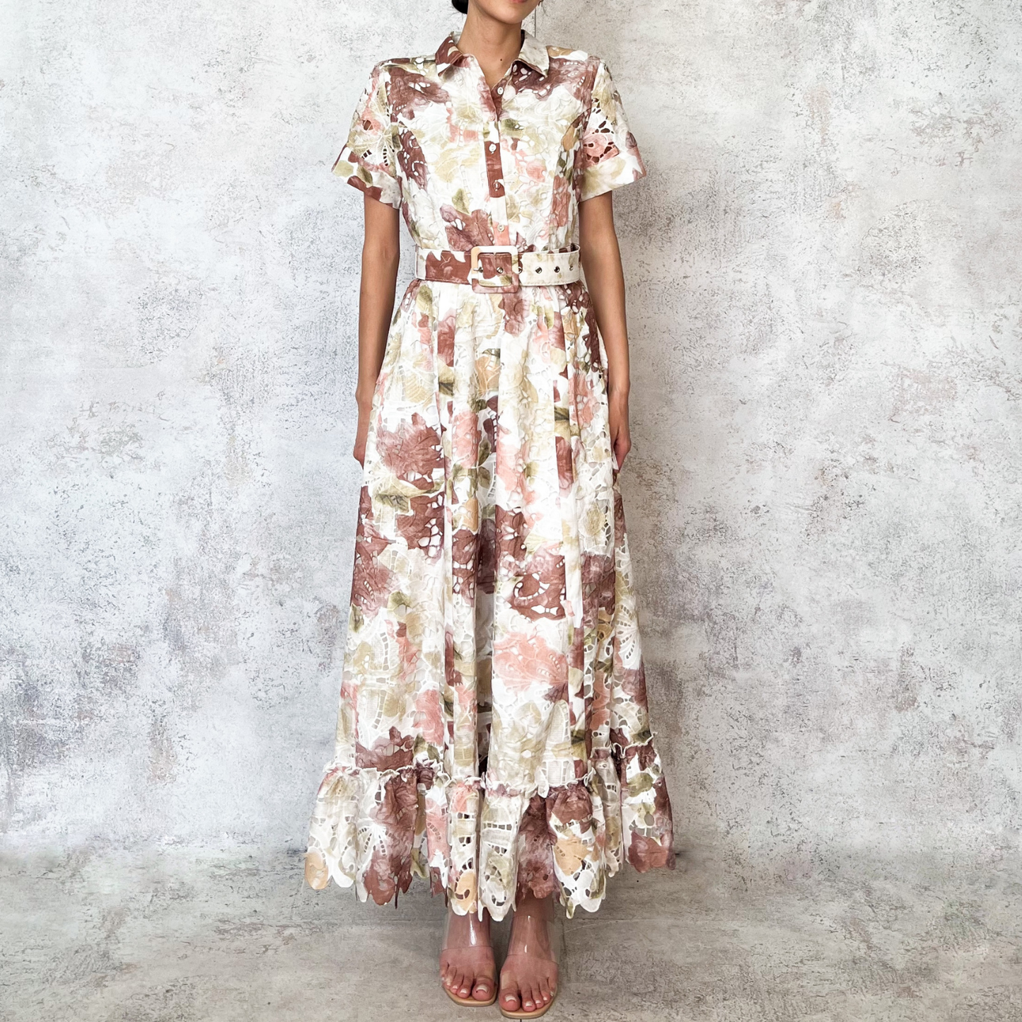 Vestido midi estampado flores cafe
