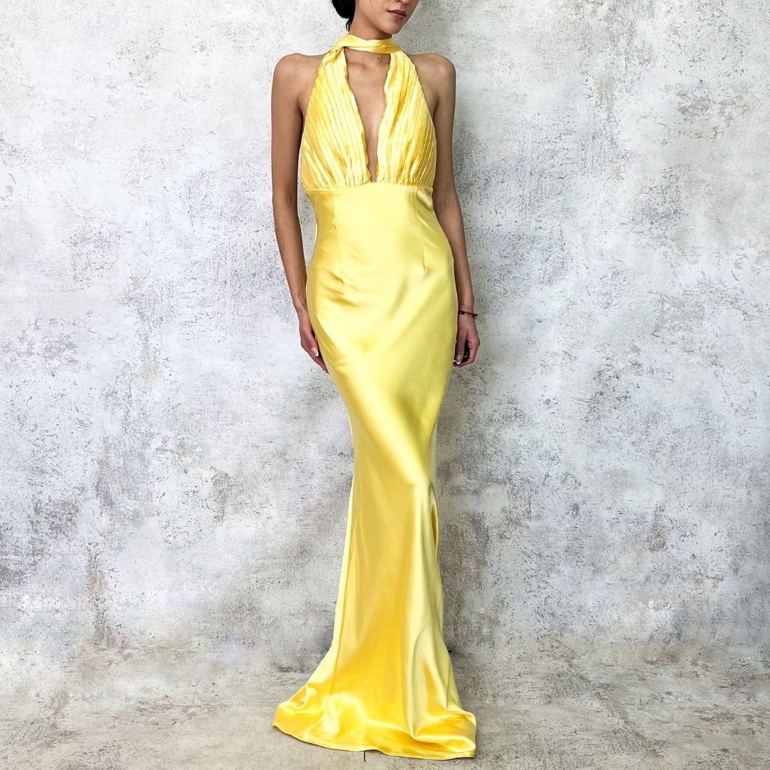 Vestido largo satinado halter amarillo