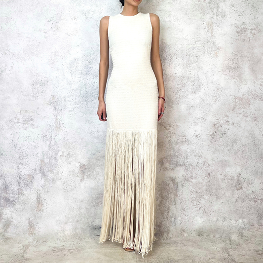 Vestido midi con detalle de flecos beige