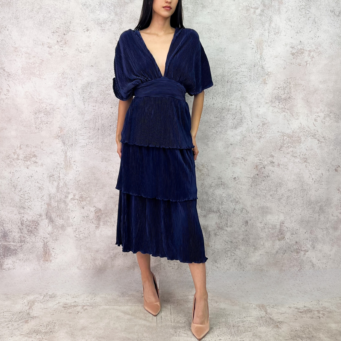 Vestido midi azul marino plisado