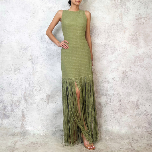Vestido midi con detalle de flecos verde