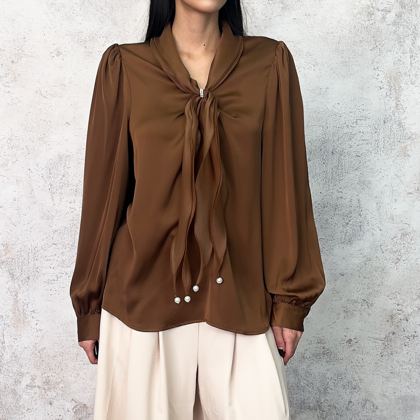 Blusa satinada color chocolate