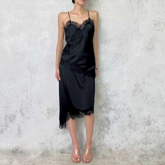 Falda satinada con encaje negra