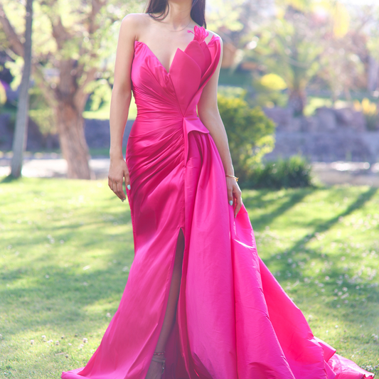 Vestido largo strapless color fuschia