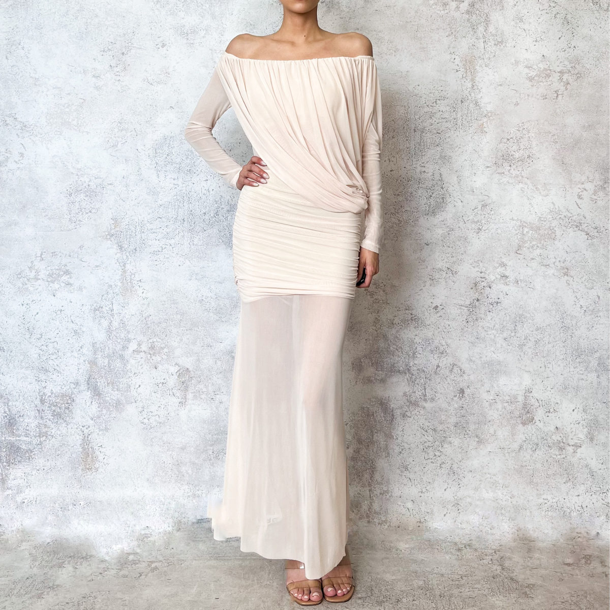 Vestido midi asimetrico de mesh ivory