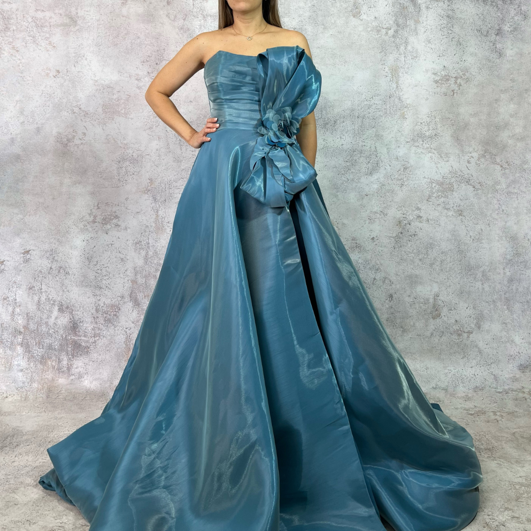 Vestido largo strapless turquesa