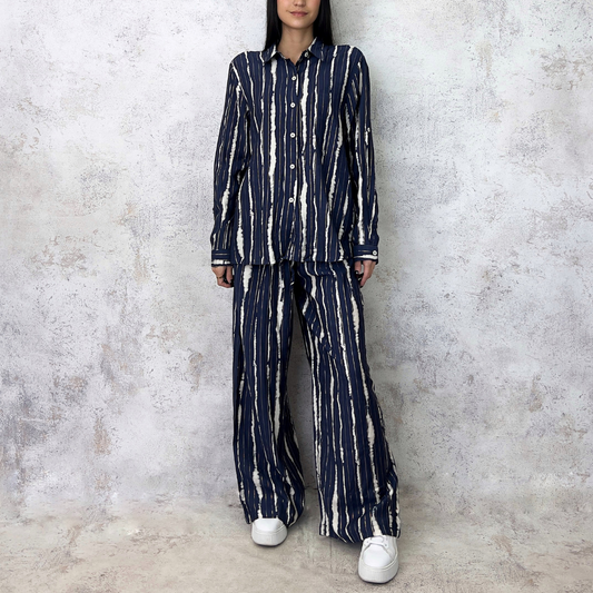 Conjunto estampado de hilo dorado azul