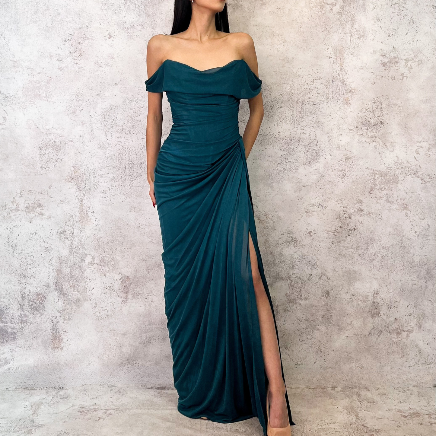 Vestido largo verde azulado de mesh