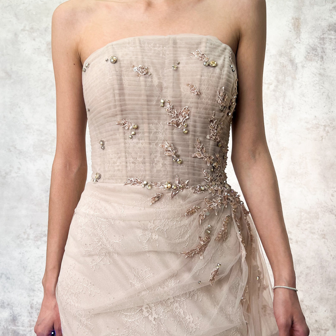 Vestido largo de tul color blush