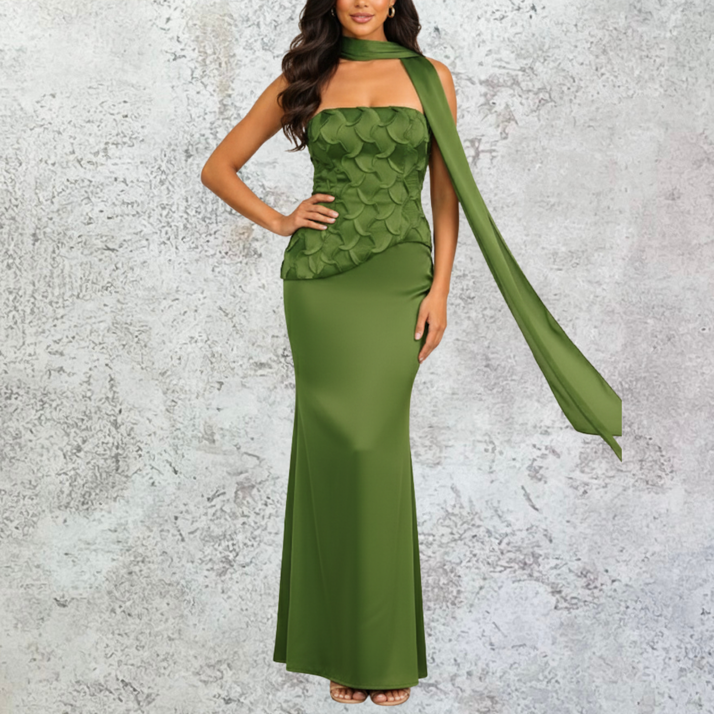 Vestido largo verde strapless con textura