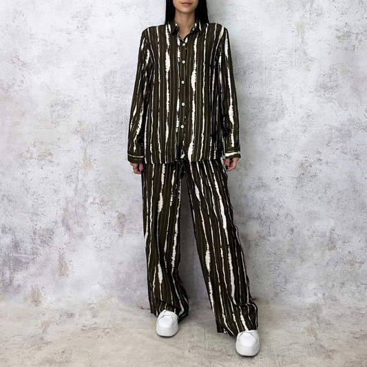 Conjunto estampado de hilo dorado olivo