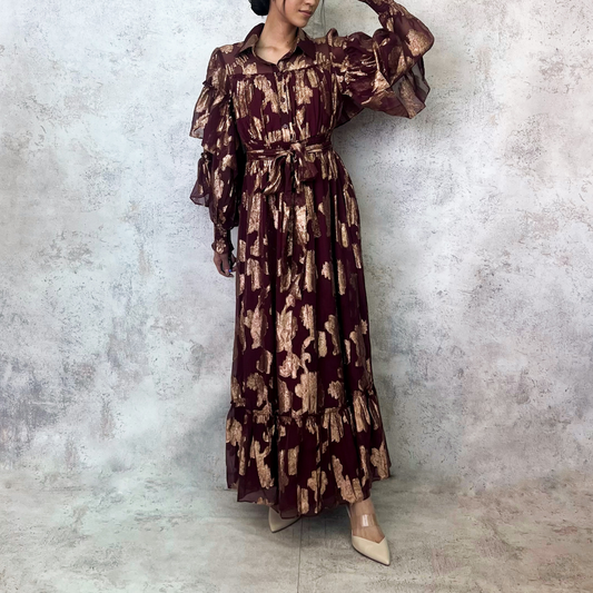 Vestido vino con estampado en flores doradas