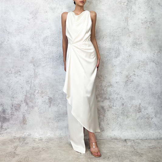 Vestido midi satinado beige