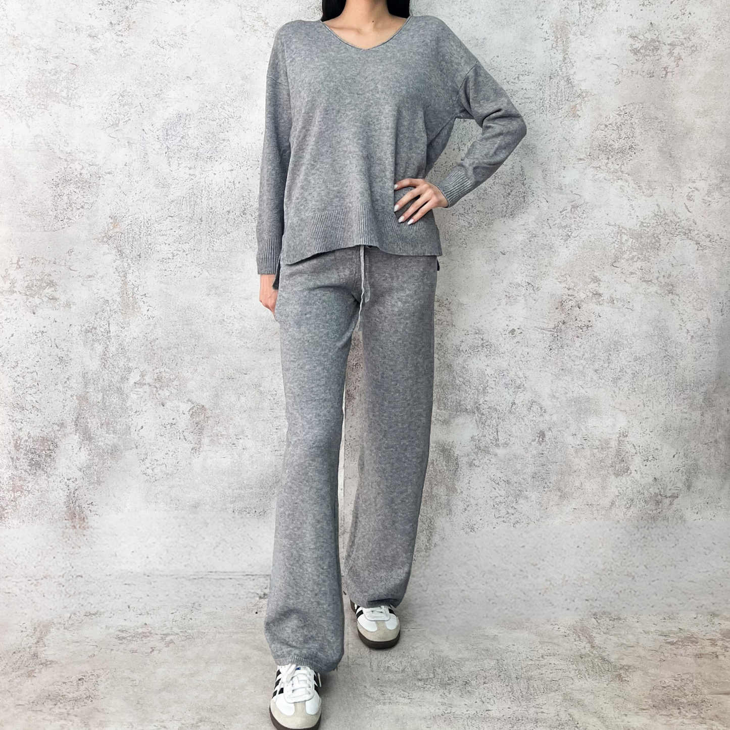 Set tejido gris cuello V