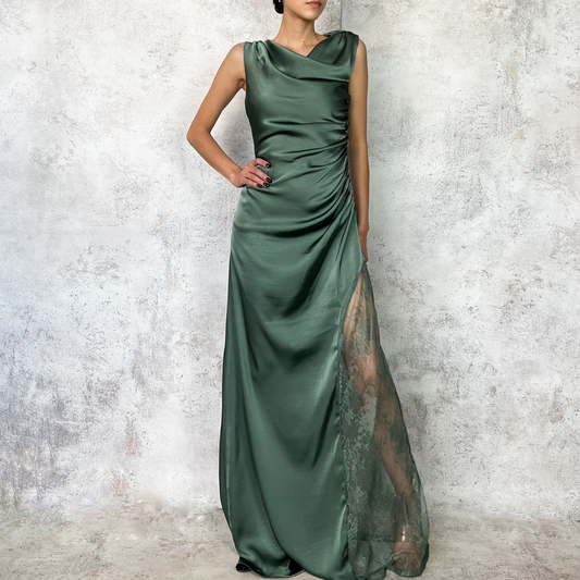 Vestido largo de satin con aplicacion de encaje