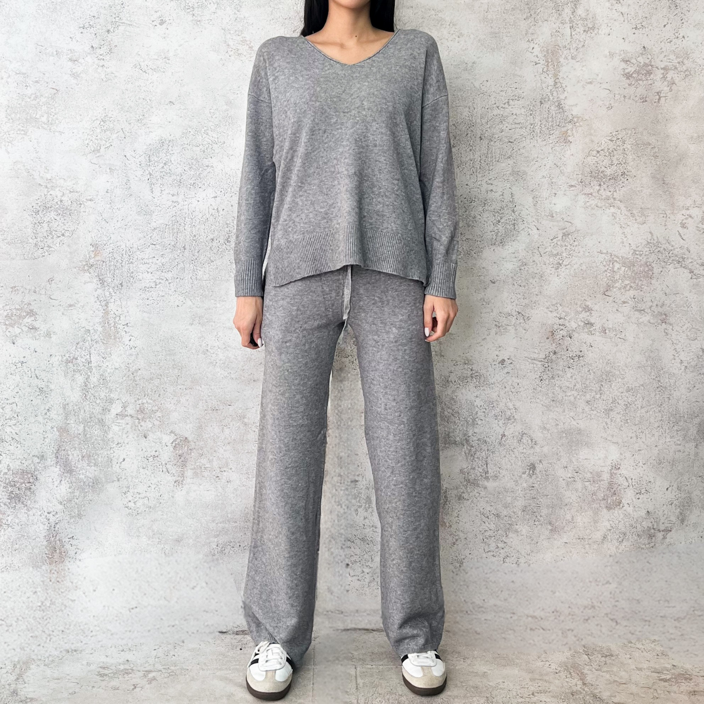 Set tejido gris cuello V