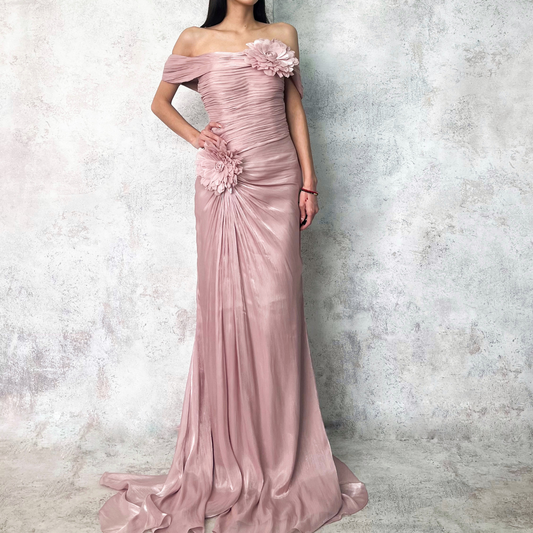 Vestido largo en color rosa tela satinada