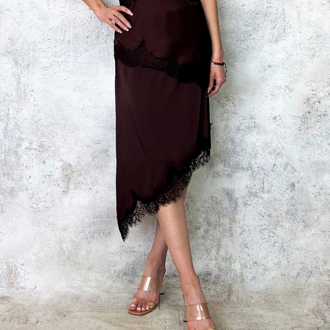 Falda satinada con encaje café