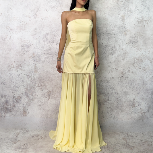 Vestido largo strapless con corbata amarillo