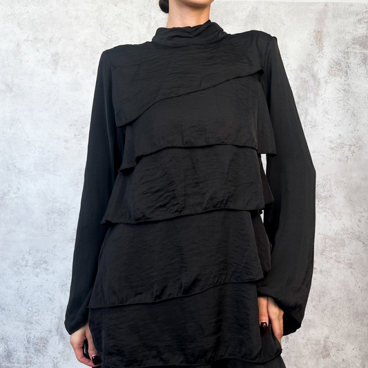 Vestido corto capas negro
