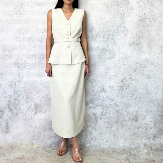 Conjunto de falda y chaleco beige