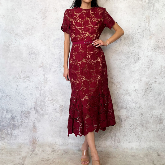 Vestido midi de guipiur vino