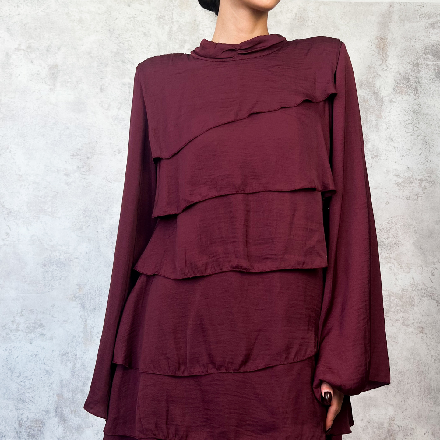 Vestido corto capas burgundy