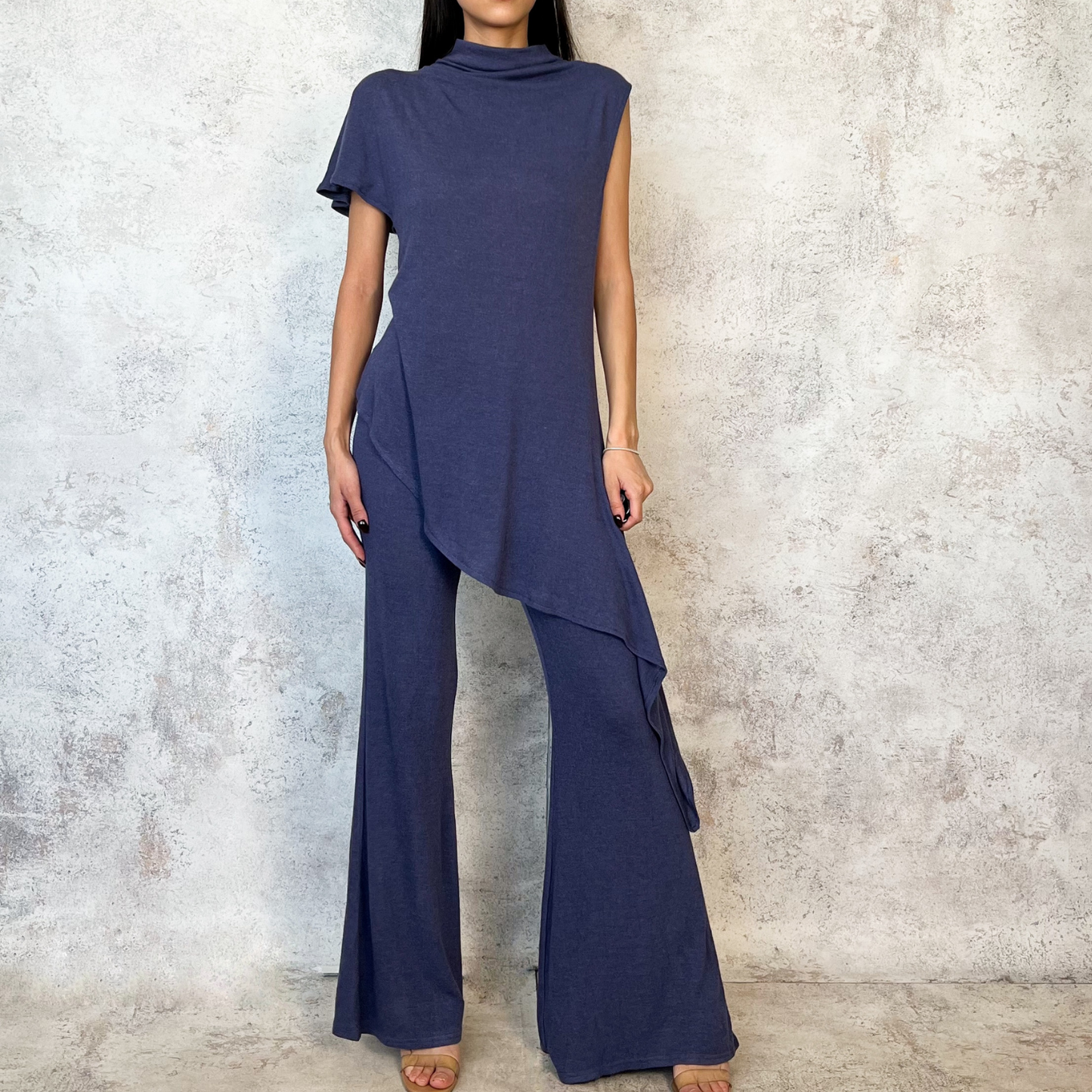 Conjunto pantalon y blusa asimetrica azul