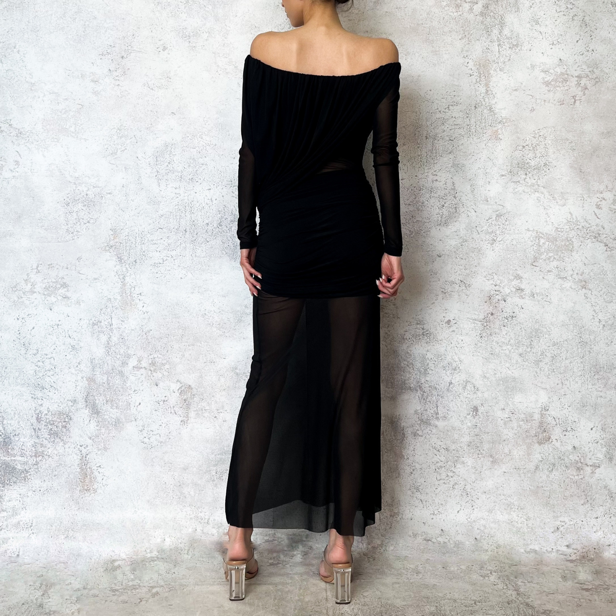 Vestido midi asimetrico de mesh negro